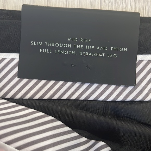 Banana Republic “Ryan” style pant.  Size 4. NWT - Picture 4 of 5